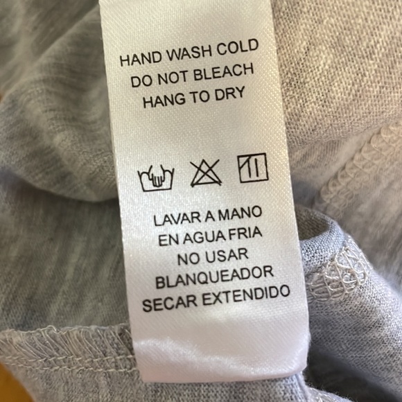 Doe & Ray Basic Gray T Shirt Asymmetrical Back NWT Size Small - Picture 5 of 5